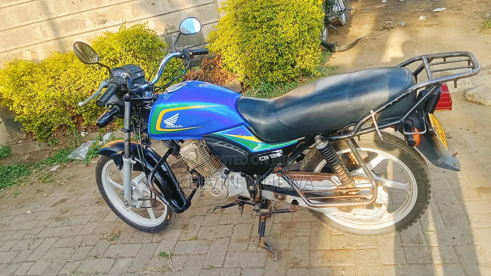 Honda CB 2022 Blue