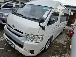 Toyota HiAce 2015 White
