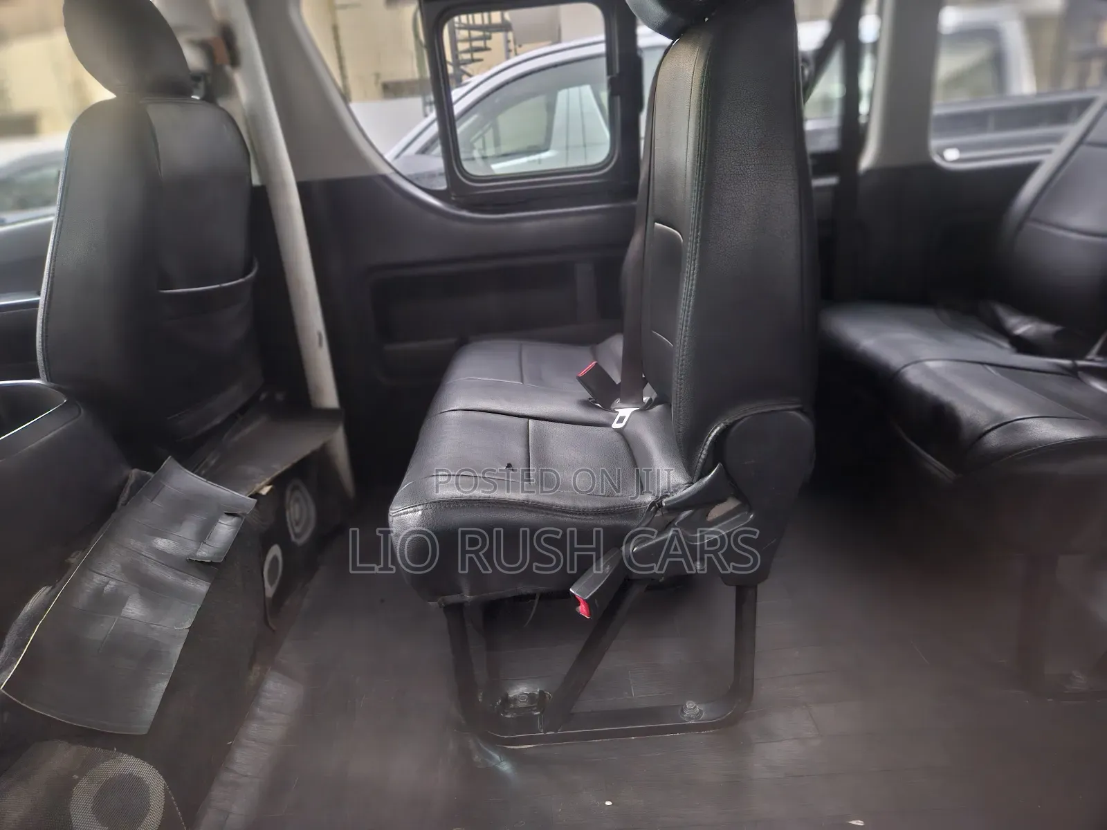 Toyota HiAce 2015 White
