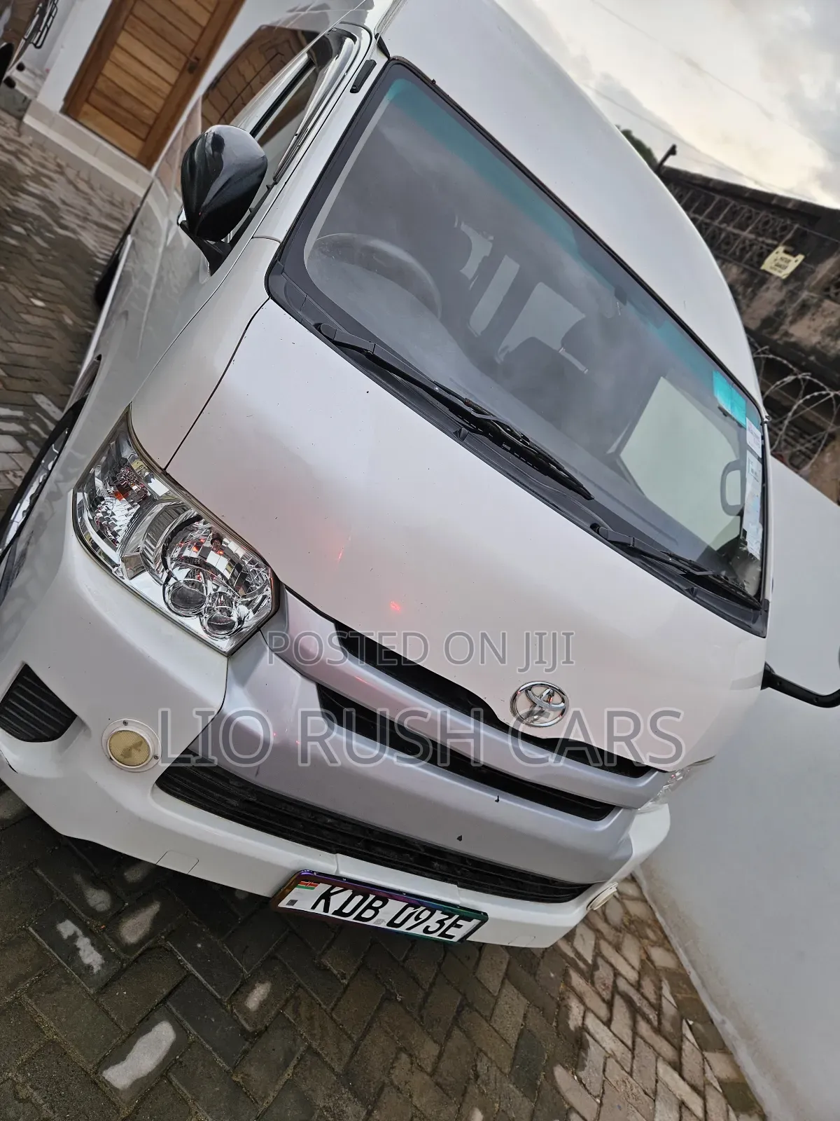 Toyota HiAce 2015 White