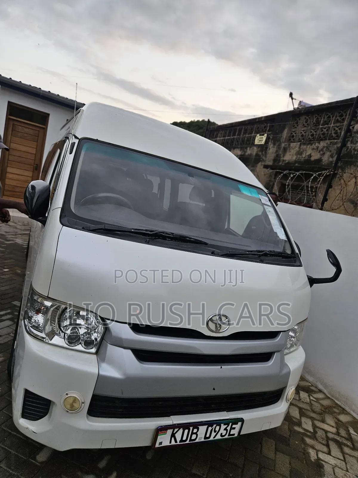 Toyota HiAce 2015 White