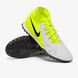 Nike Phantom Luna Ii Academy Tf Trainers.
