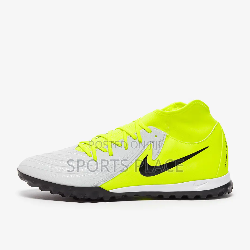 Nike Phantom Luna Ii Academy Tf Trainers.