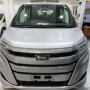 Toyota Noah 2.0 FWD (8 Seater) 2018 Silver