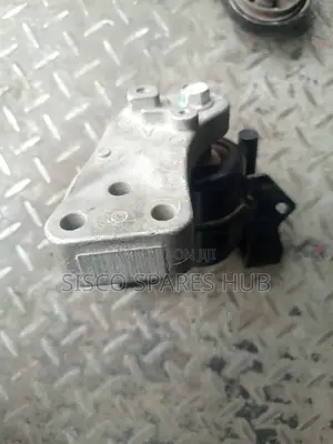 Engine Mount Mitsubishi Mirage