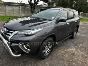 Toyota Fortuner 2.8 D AWD 2019 Gray