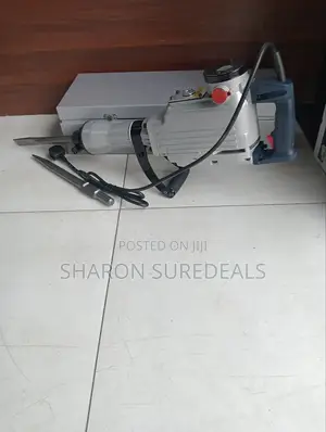 Heavy Duty Breaker Maxmech/1450w