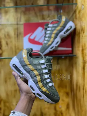 1st Qualitu Nike Airmax 95 Essential* "Olive " 39 -45