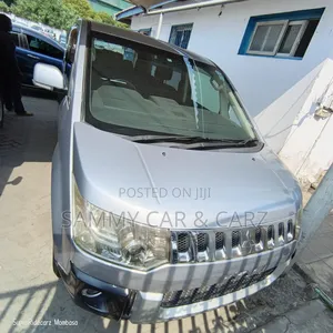Mitsubishi Delica 2018 Silver