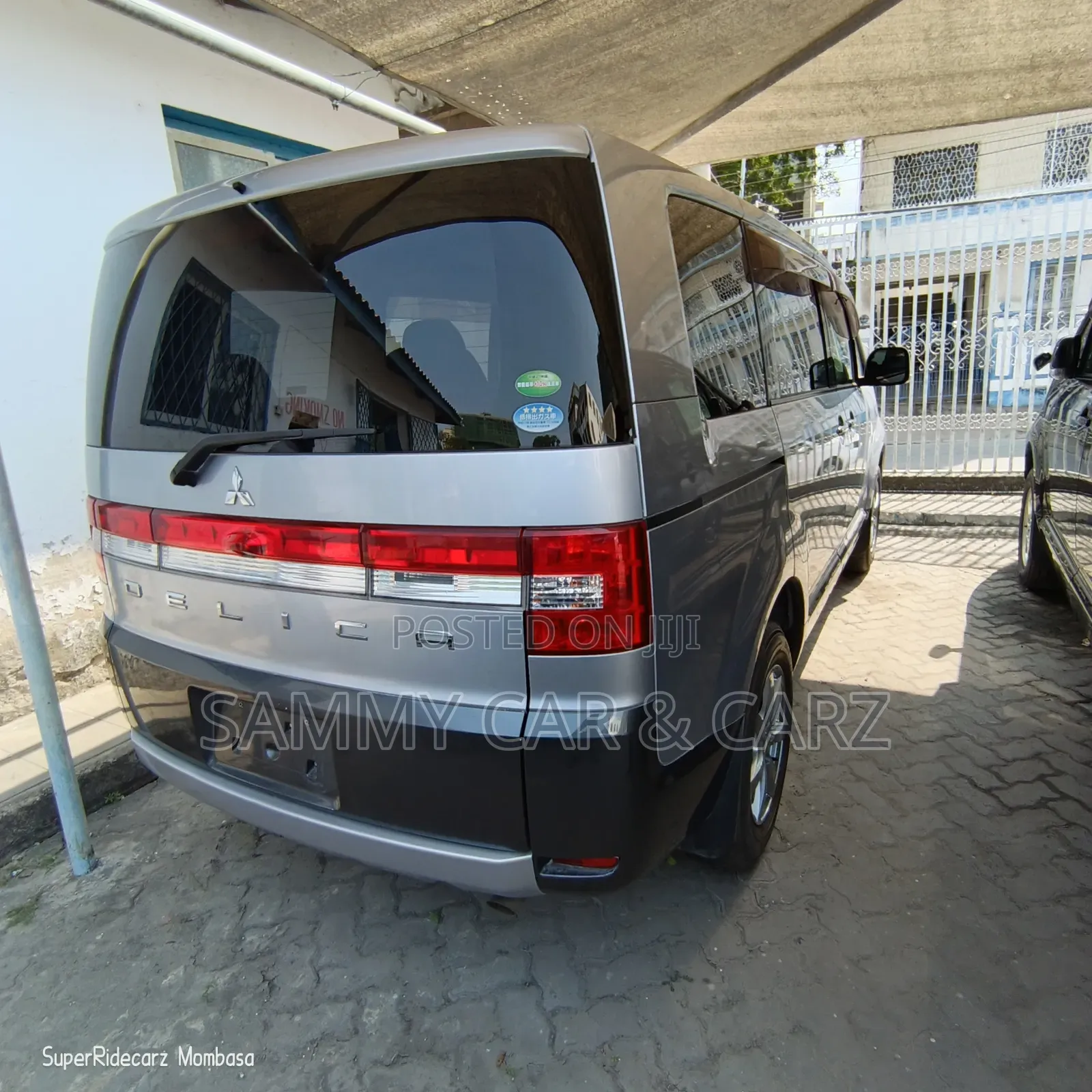 Mitsubishi Delica 2018 Silver