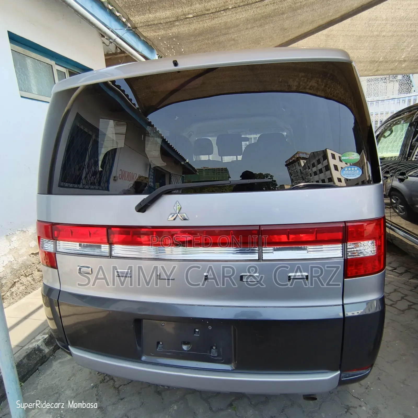 Mitsubishi Delica 2018 Silver