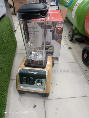 Commercial Standard 1600w Signature Blender