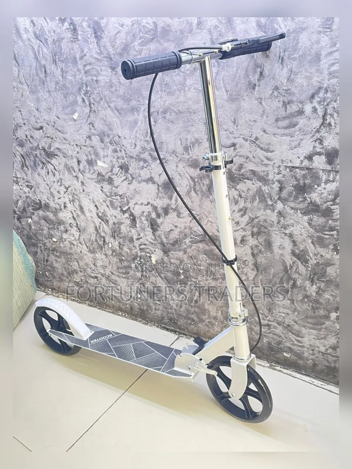 Metallic Scooter With Foldable Break