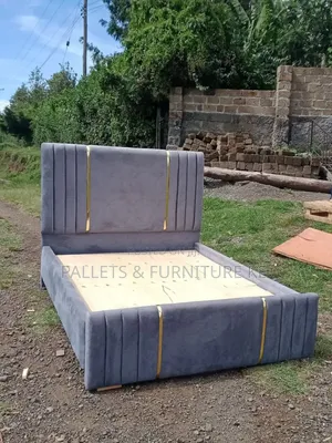 Sleek Grey Gold 4 By 6
