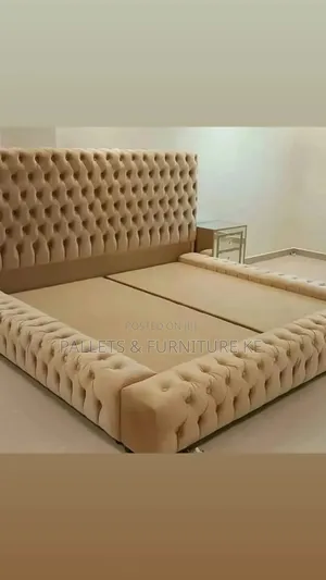 King Size  Panel Plush Velvet Upholstered 6*6