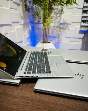 Laptop HP EliteBook 830 G9 16GB Intel Core I7 SSD 512GB