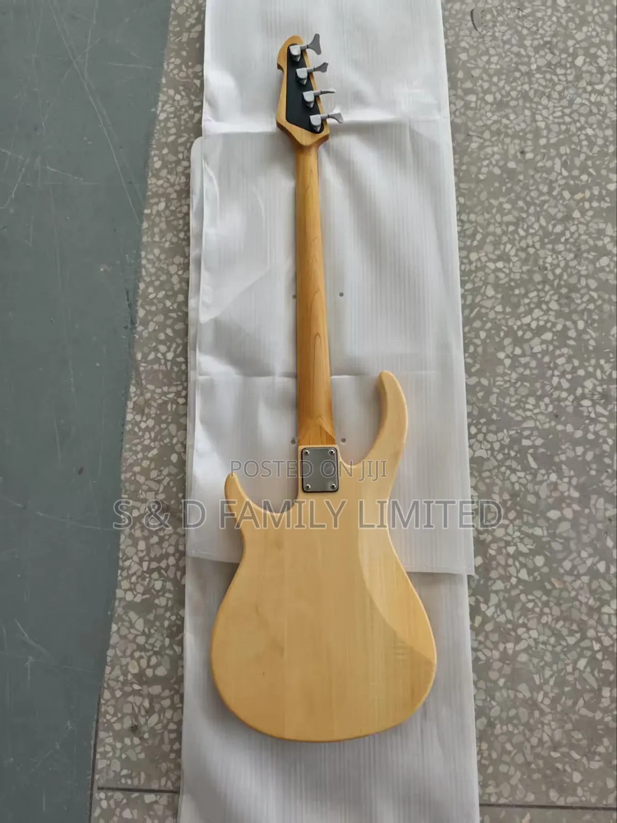 Peavey Milestone 4 String Bass Guitar