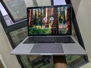 Laptop Apple MacBook Pro 2019 16GB Intel Core I7 SSD 1T