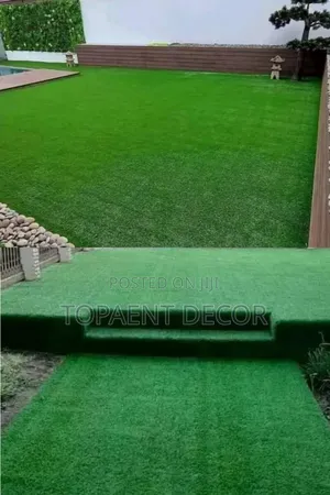 Radiant Green Sun Resistant Artificial Green Grass Carpet