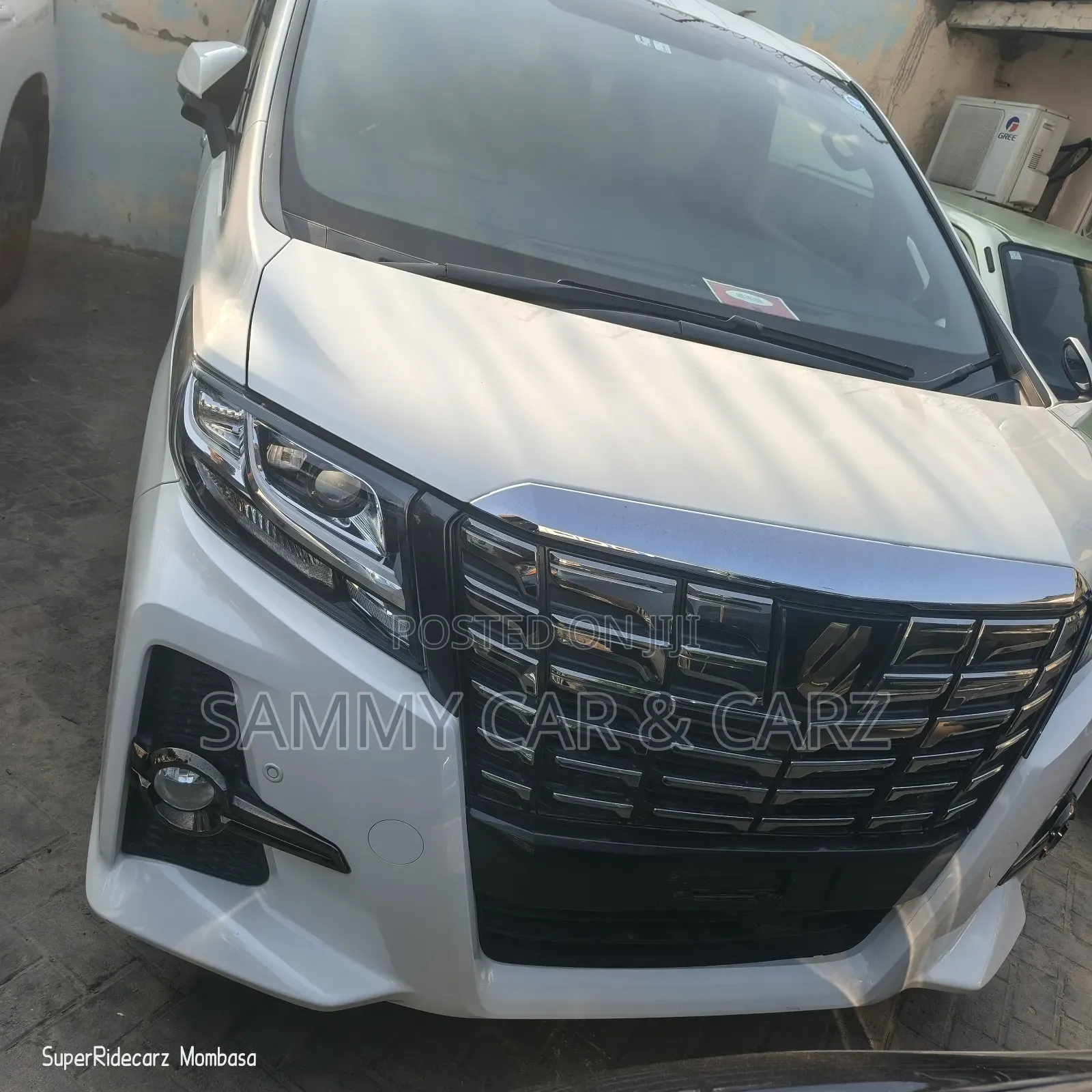 Toyota Alphard 2018 White