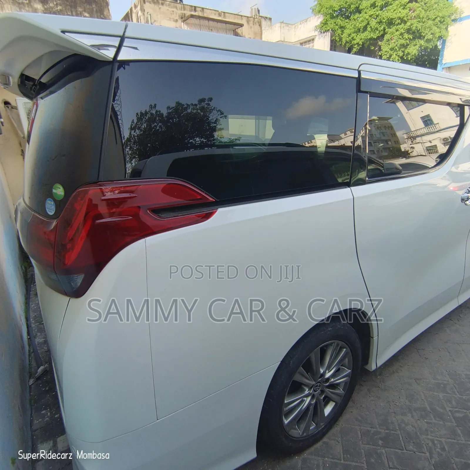 Toyota Alphard 2018 White