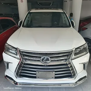 Lexus LX 570 AWD 2017 White