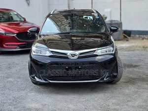 Toyota Corolla Fielder 1.5 Hybrid FWD 2019 Black