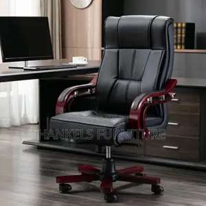 Executive Leather Office Chair – Black With Wooden Finish