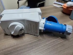 32a 3-Pin Interlocked Industrial Sockets