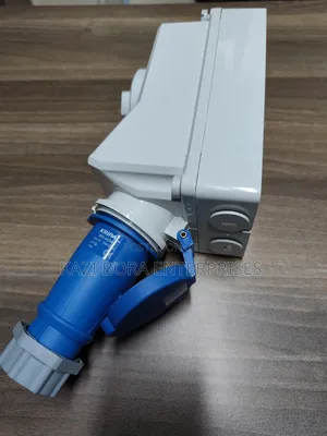 32a 3-Pin Interlocked Industrial Sockets