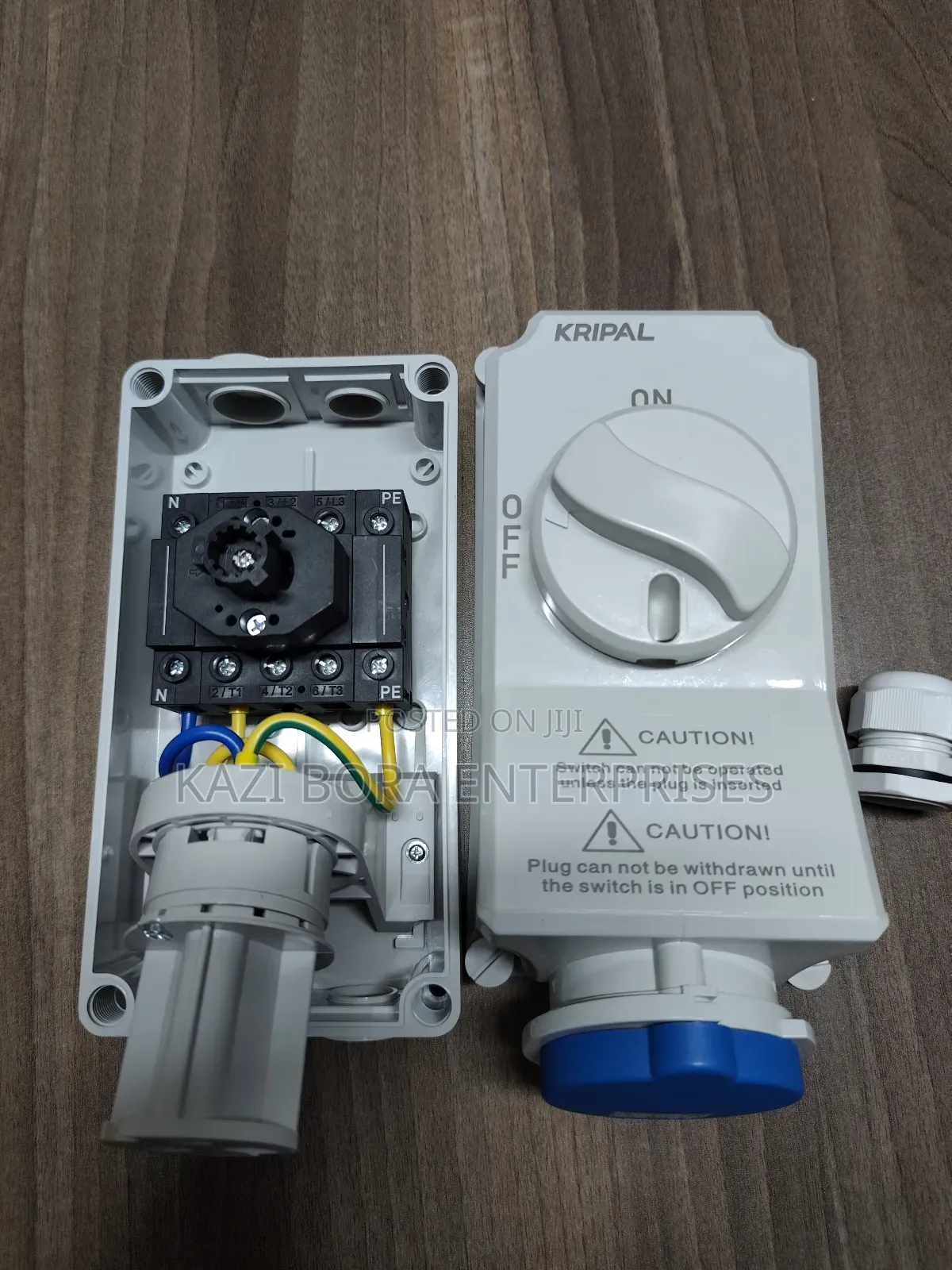 32a 3-Pin Interlocked Industrial Sockets