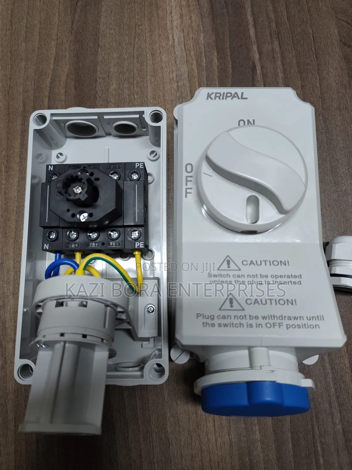 32a 3-Pin Interlocked Industrial Sockets