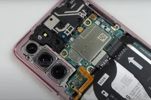 Samsung Galaxy S21 Motherboard Replacement