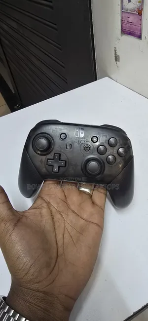 Nintendo Switch Pro Controller