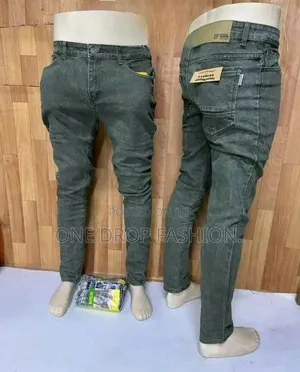 Men Tapered Slim Jeans