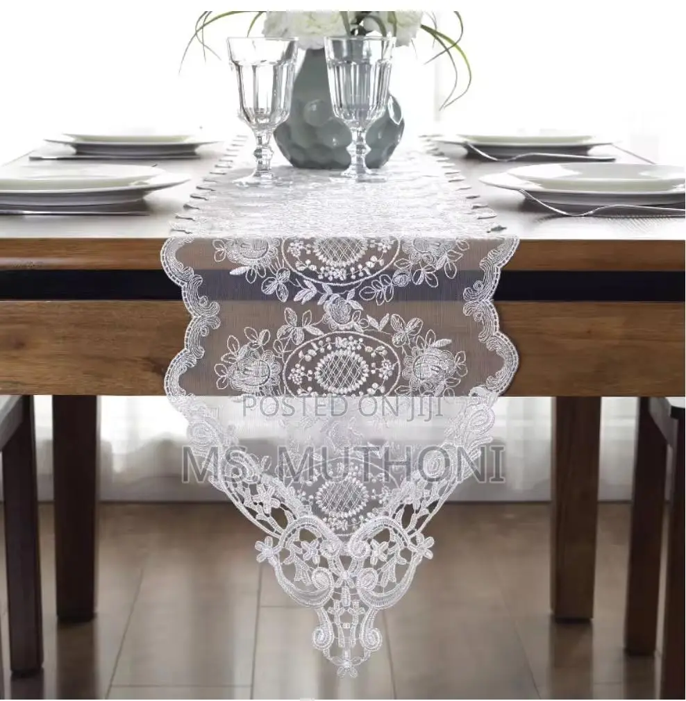 European Light Luxury Style Table Runner