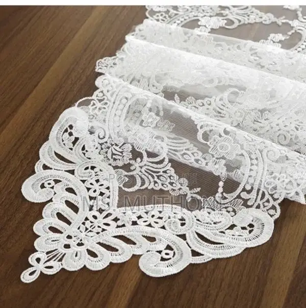 European Light Luxury Style Table Runner