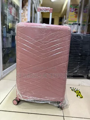 Largest Suitcase Height 72cm (25-27kgs)
