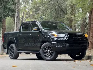 Toyota Hilux 2022 Black