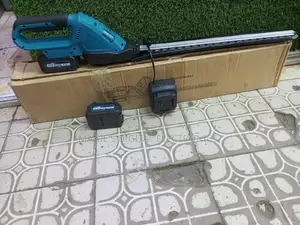 Highly Versatile 198v Makita Cordless Hedge Trimmer Machine
