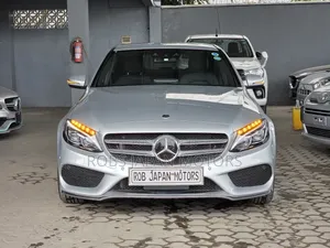 Mercedes-Benz C200 2018 Ivory