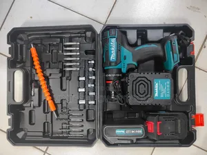 Makita Cordless Drill 88 V, Metallic Chunk
