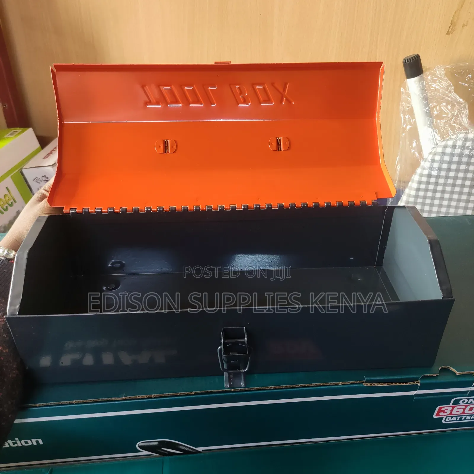 Metallic Toolbox Finder 14'' Metal Tool Box Lockable