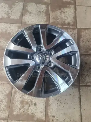 Rims Size( 20 Toyota,V8) 5 Holes.