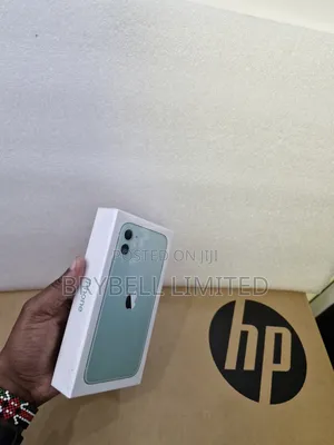 New Apple iPhone 11 128 GB Green