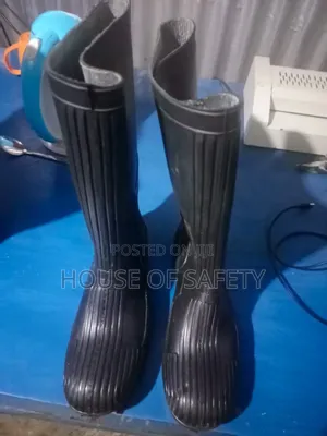 Heavy Duty Black Gumboots