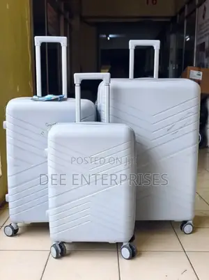Size 2,3 in 1 Luxurious Unbreakable Suitcase With Double Zip