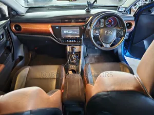 Toyota Auris 2018 Blue