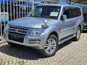 Mitsubishi Pajero V80 3.2 DI-D 2018 Silver