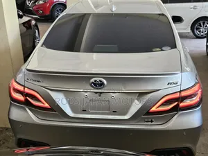 Toyota Crown 2019 Gray
